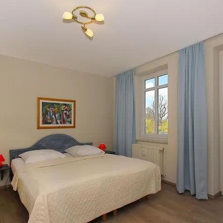 Strandnah, Mit Balkon Und Sauna- Und Schwimmbadnutzung Im Ahoi Erlebnisbad In Sellin Gratis - Strandmuschel 07 アパート